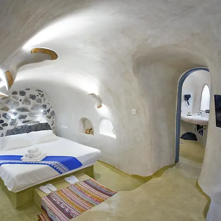 αura Cave Вилла Тира
