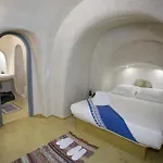 αura Cave * Fíra