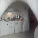 αura Cave