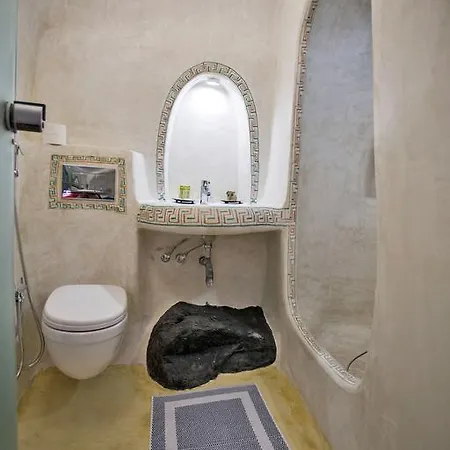 αura Cave Villa