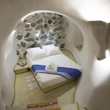 αura Cave Villa *