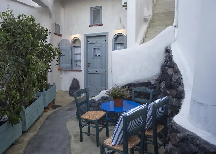 αura Cave Fira (Santorini)