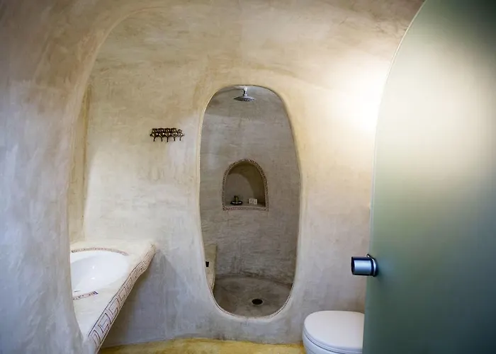 αura Cave Fira (Santorini)