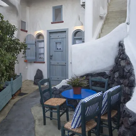 αura Cave Fira (Santorini)