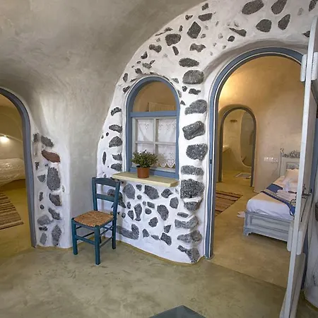 αura Cave Villa *
