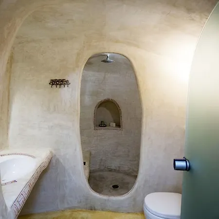 αura Cave Fira (Santorini)