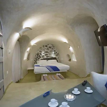 αura Cave Villa Fira (Santorini)