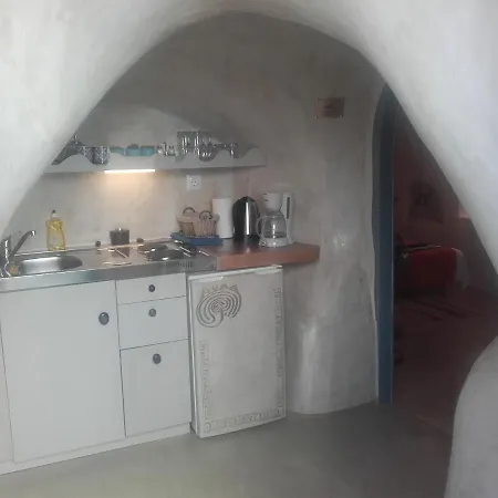 αura Cave
