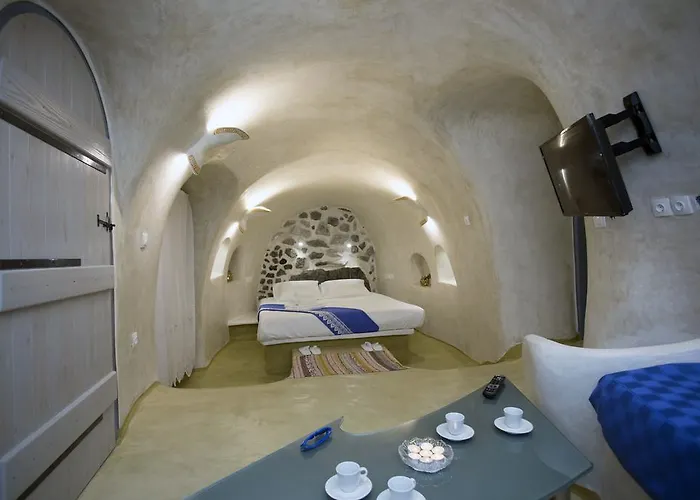 αura Cave Villa Fira (Santorini)