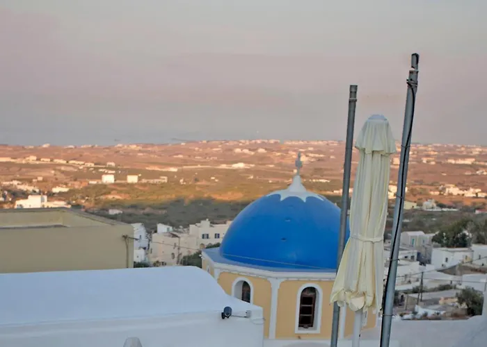 αura Cave Villa Fira (Santorini)